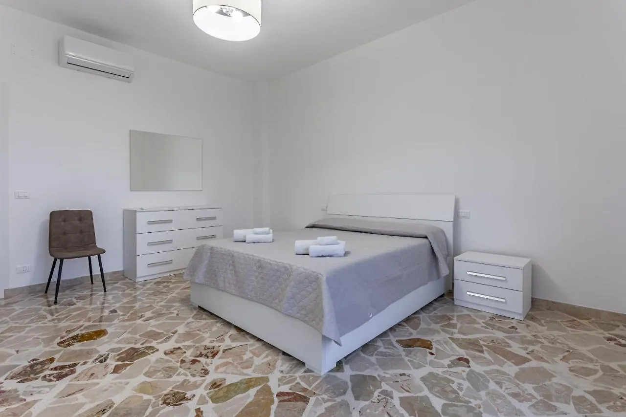 Trapani Seaview Modern Apartment Near The Beach 0*,